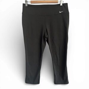 Nike Women’s Dark Grey Cotton/Spandex 3/4”Leggings